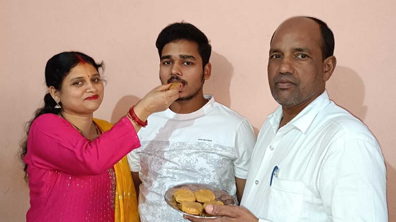 Giridih News :कुणाल राज को जेईई एडवांस में 5827 रैंक