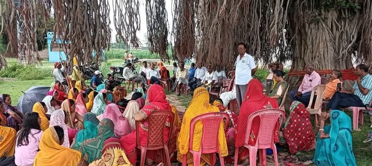 Giridih News :भाकपा माले ने की बैठक, खेतको में घर तोड़े जाने का विरोध