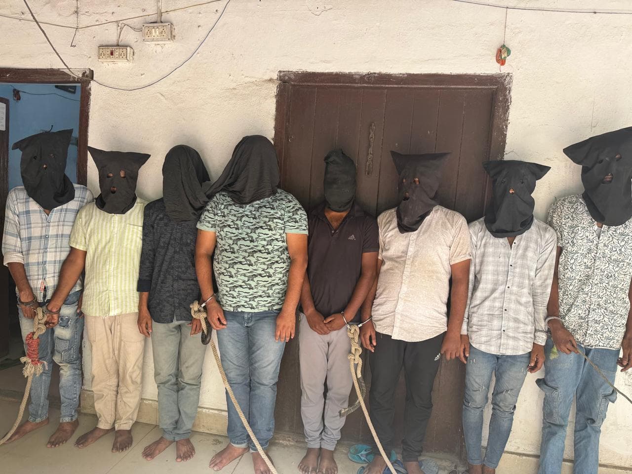 अंतरराज्यीय साइबर फ्रॉड गिरोह के आठ बदमाश धराये