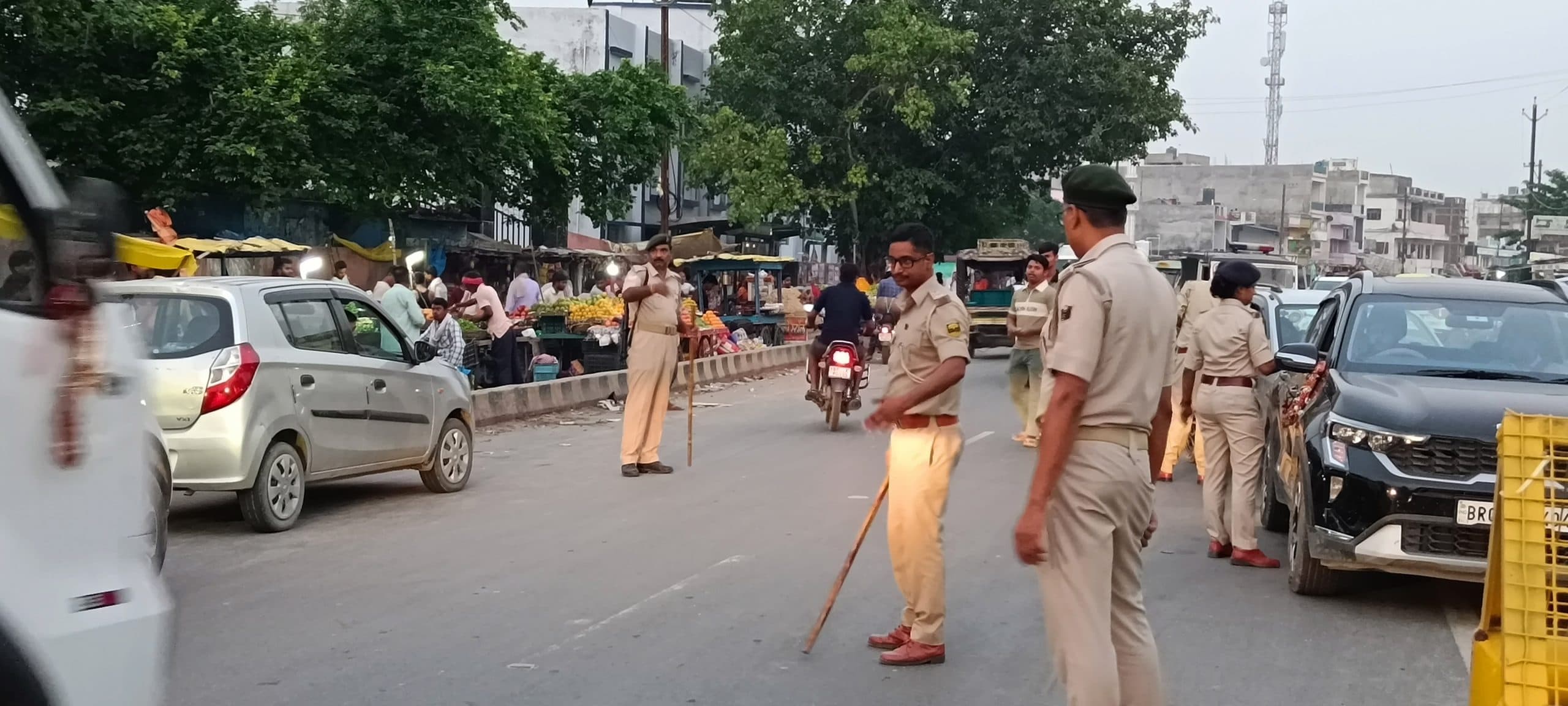 Bettiah : पुलिस ने विभिन्न मामलों में 16 वारंटों का निष्पादन के साथ 2 अभियुक्त को किया गिरफ्तार