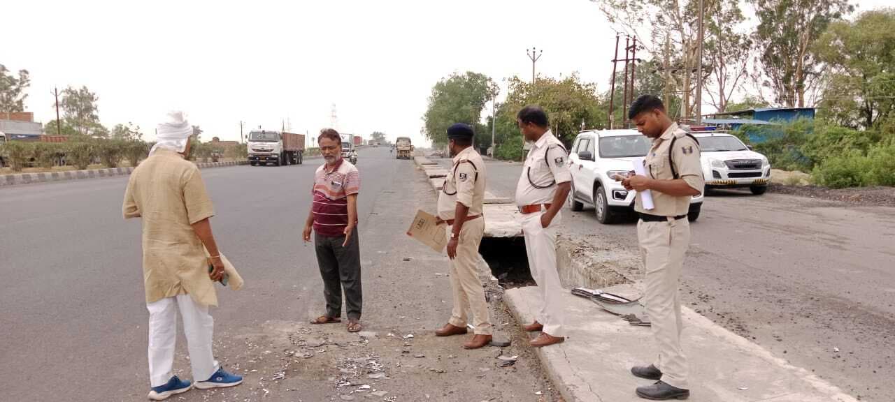 कार चालक की मौत मामले में ट्रैफिक डीएसपी ने घटनास्थल पर की जांच