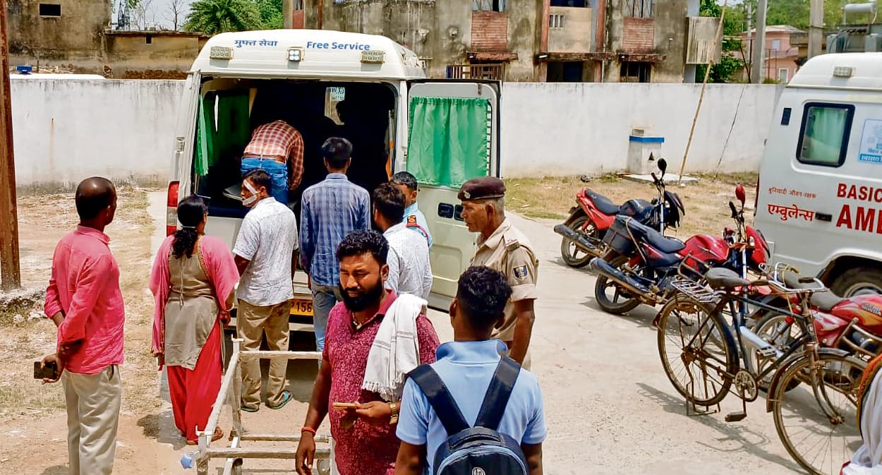 टूटे बिजली तार की चपेट में आने से बकरी लाने बधार गयी महिला की मौत