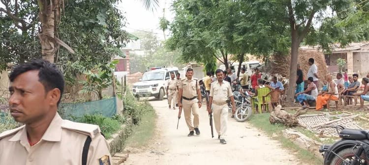 Motihari: ऑर्केस्ट्रा के दौरान रिवाल्वर लहराने से मना करने पर युवक को मारी गोली, मौत