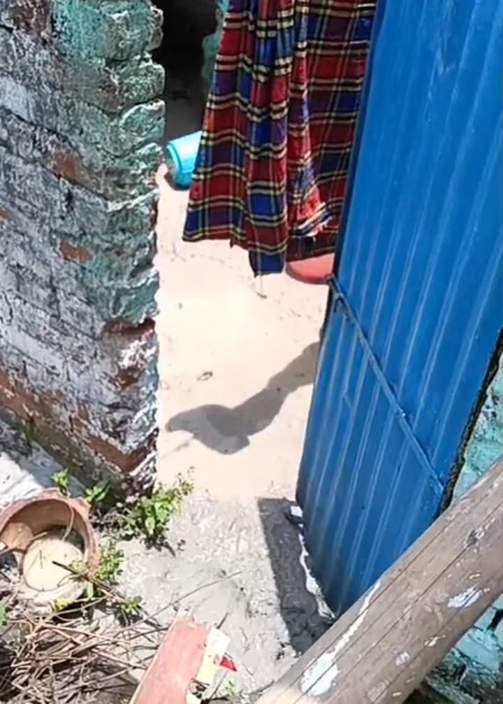 Bokaro News : पाइप फटने से घरों और खेत में फैली छाई