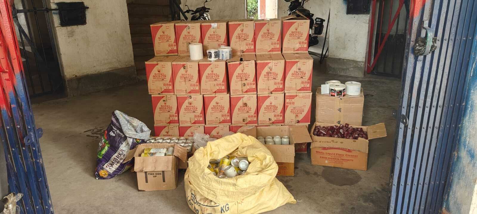 Bokaro News : भारी मात्रा में नकली अंग्रेजी शराब व अन्य सामान बरामद