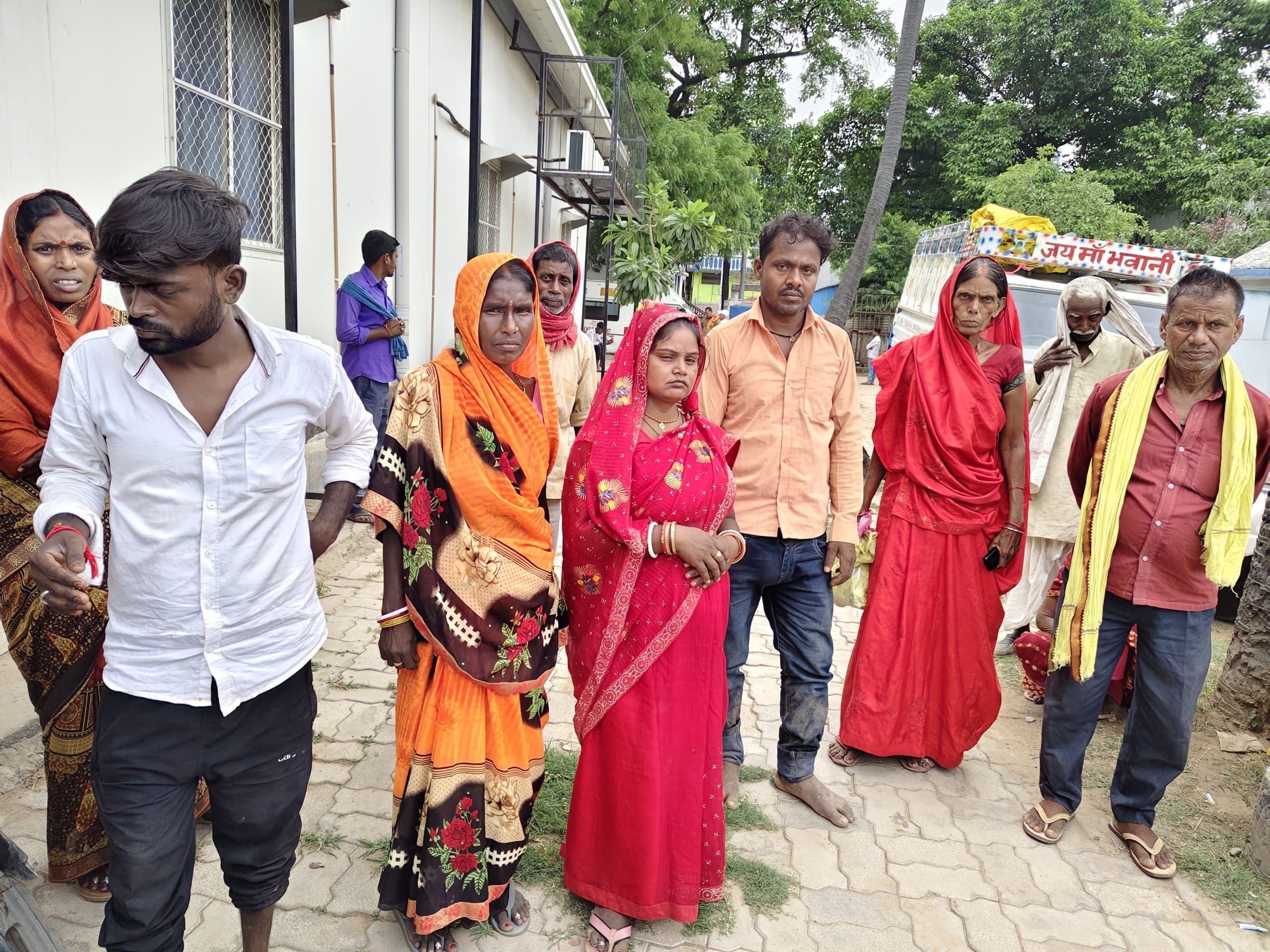 इलाज में लापरवाही बरतने से महिला की मौत