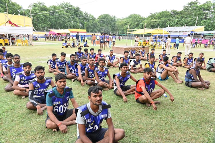 hajipur news. होमगार्ड शारीरिक सक्षमता परीक्षा के 14वें दिन 212 अभ्यर्थी सफल