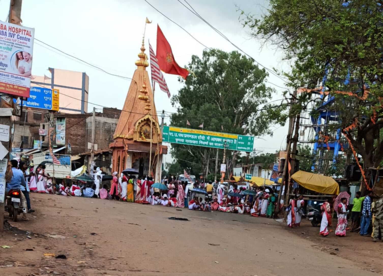 बंद समर्थकों ने दुकानें बंद करायी, सड़कों को किया जाम