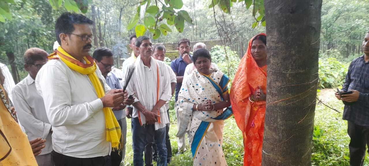 Bokaro News : जंगल बचाने और बढ़ाने में लगी हैं कई समितियां