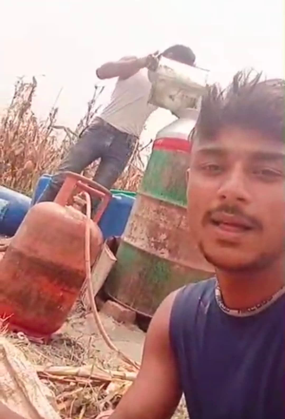 शराब भट्टी के साथ तस्कर का वीडियो वायरल, चार घंटे के अंदर तस्कर गिरफ्तार