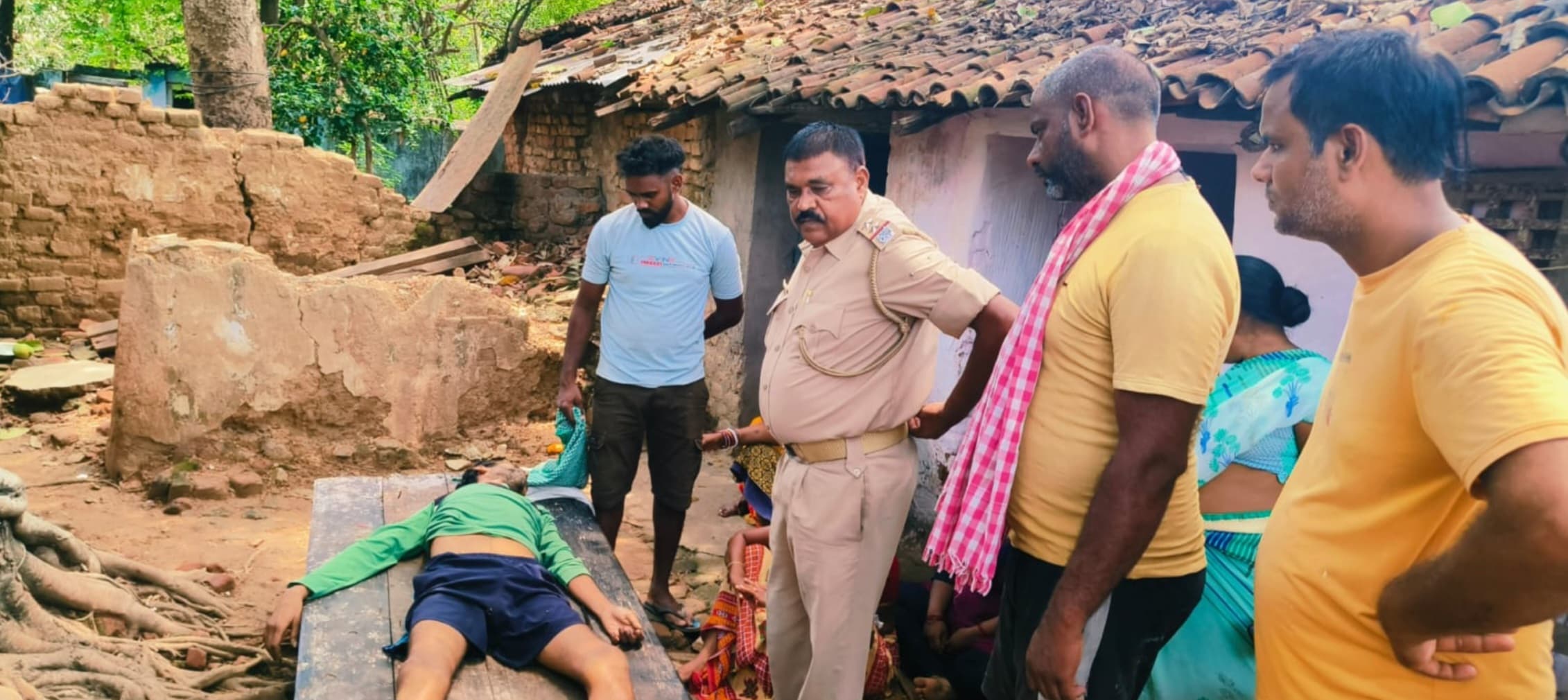 Chaibasa News : बीमारी से परेशान युवक ने लगायी फांसी