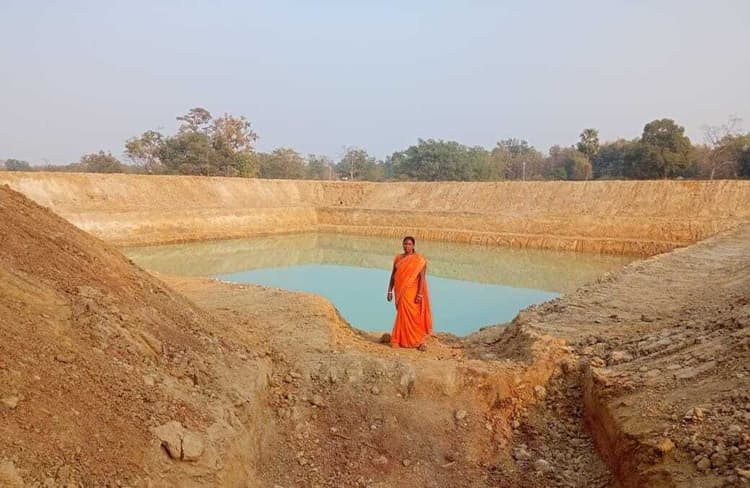 East Singhbhum News : गुड़ाबांदा की किसान अकली टुडू ने जल संरक्षण से बचाया पर्यावरण