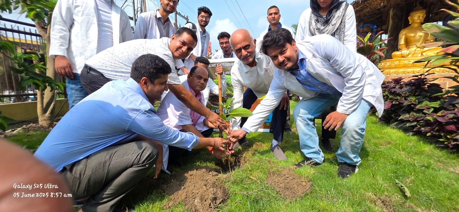 रैली निकालकर लोगों को पर्यावरण संरक्षण का दिया संदेश