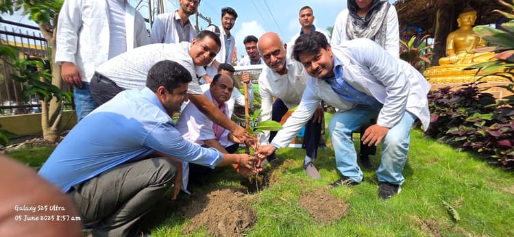 रैली निकालकर लोगों को पर्यावरण संरक्षण का दिया संदेश