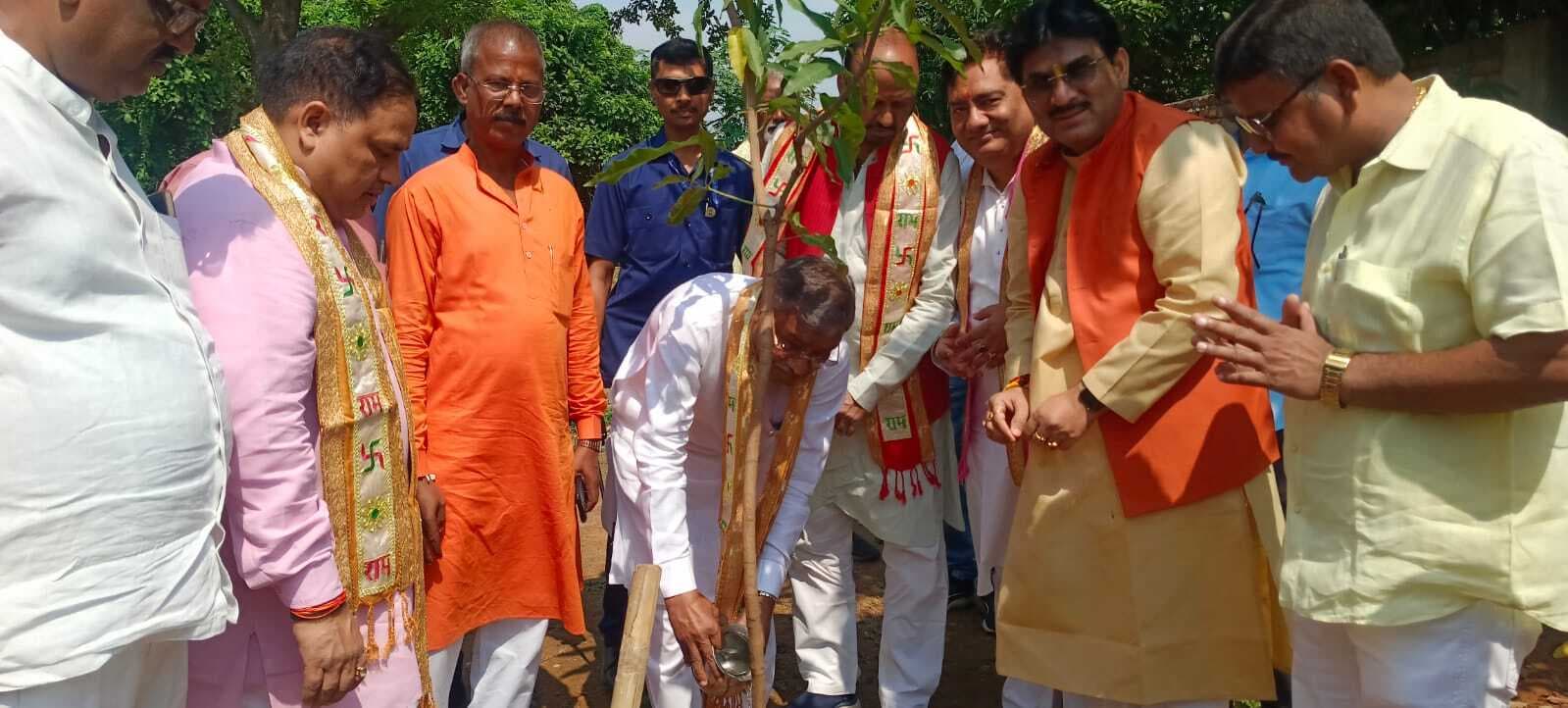 प्राकृतिक संसाधनों के अत्यधिक दोहन से पर्यावरण को पहुंच रहा नुकसान