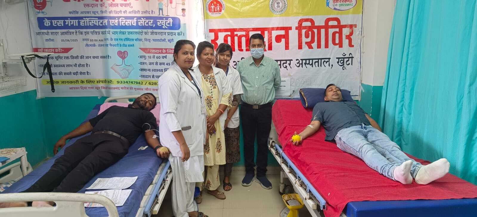 रक्तदान करने वाले को दिया गया प्रमाण पत्र