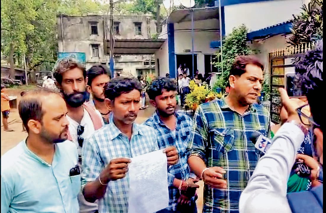 नवीनपल्ली में भाजपा व तृणमूल कार्यकर्ताओं के बीच झड़प, उत्तेजना