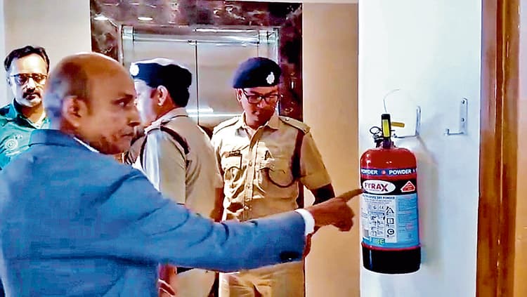 पुरुलिया : होटल और रेस्तरां में अग्निशमन उपायों का लिया जायजा