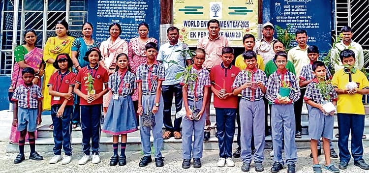 केवि बोलपुर में ‘एक पेड़ मां के नाम’ के तहत पौधरोपण