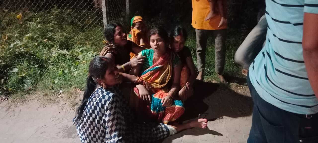 बिक्रम में डम्फर से कुचलकर बुलेट सवार दो की मौत ,दो जख्मी