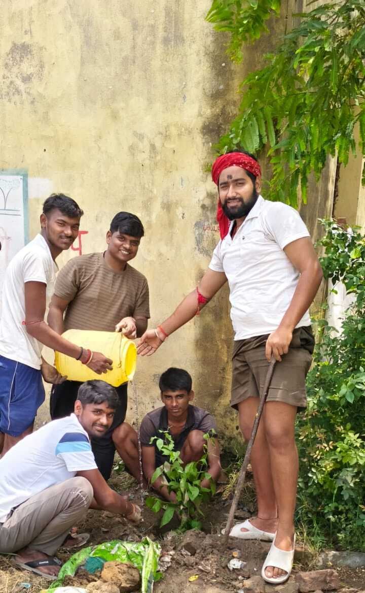 एक पेड़ मां के नाम 2.0 अभियान चला