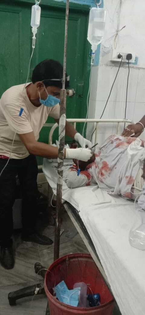 सड़क दुर्घटना में बाइक सवार पति पत्नी जख्मी