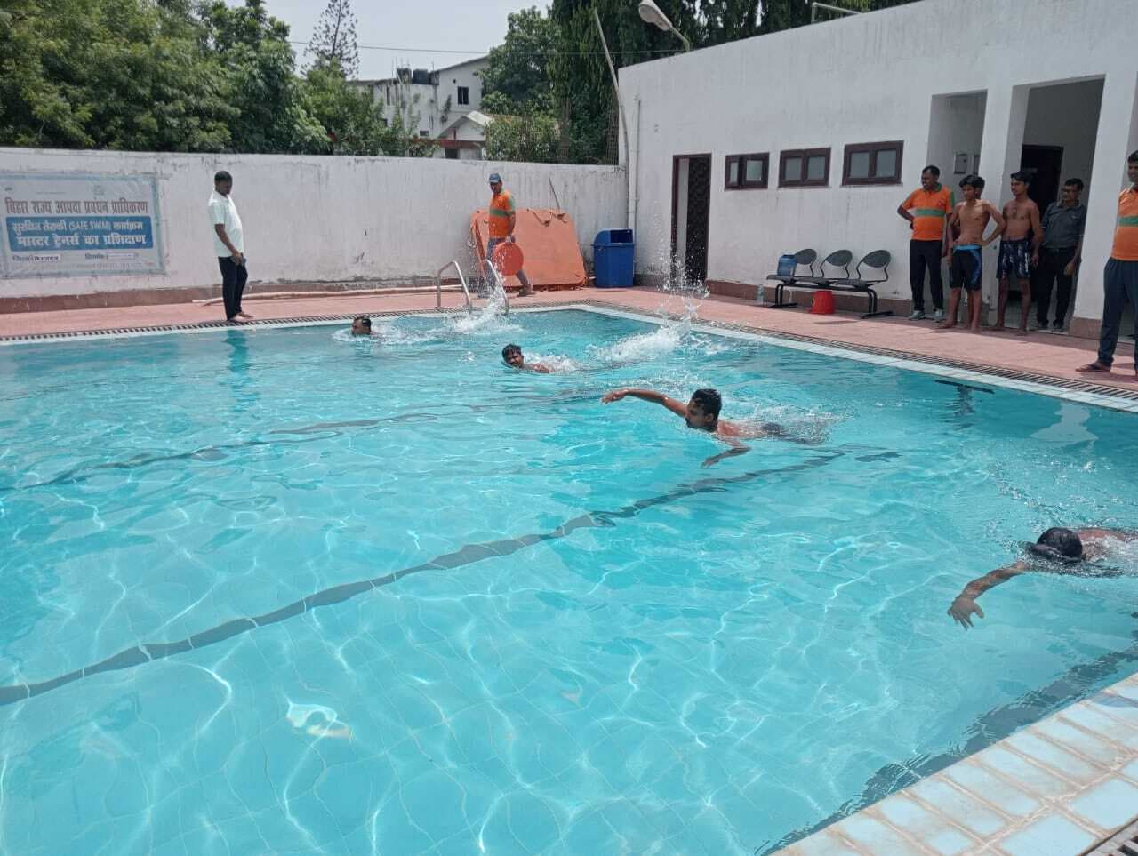 तैराकी जांच में 31 प्रशिक्षु सफल हुए