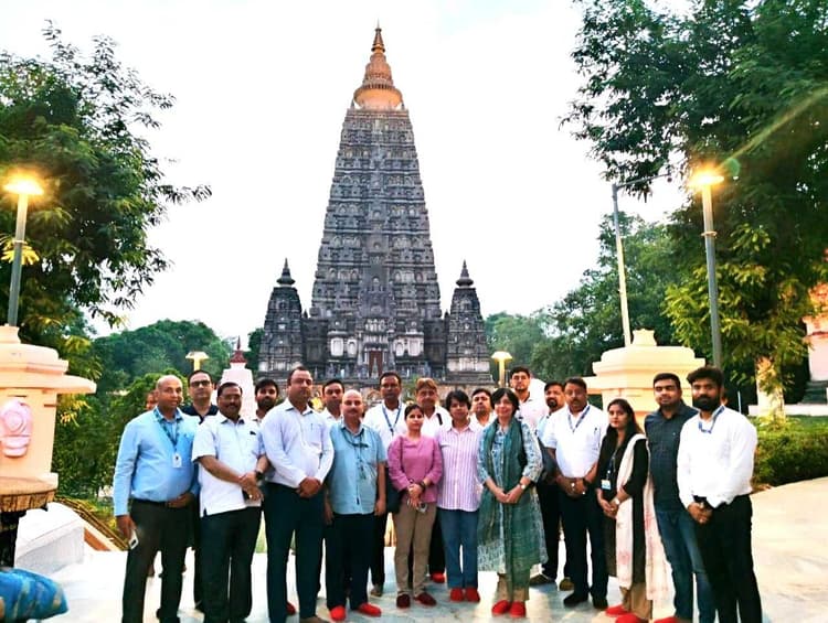 नौ सदस्यीय राष्ट्रीय मीडिया प्रतिनिधिमंडल ने किया महाबोधि मंदिर का भ्रमण