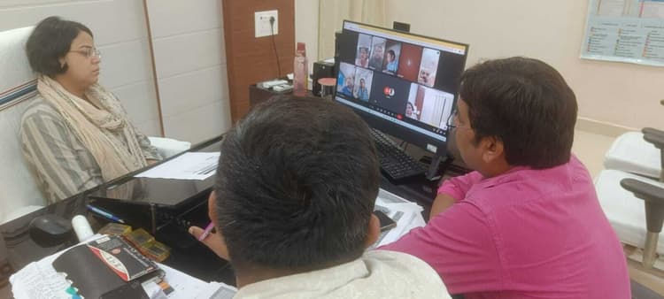 डीडीसी ने की योजनाओं की प्रगति की समीक्षा