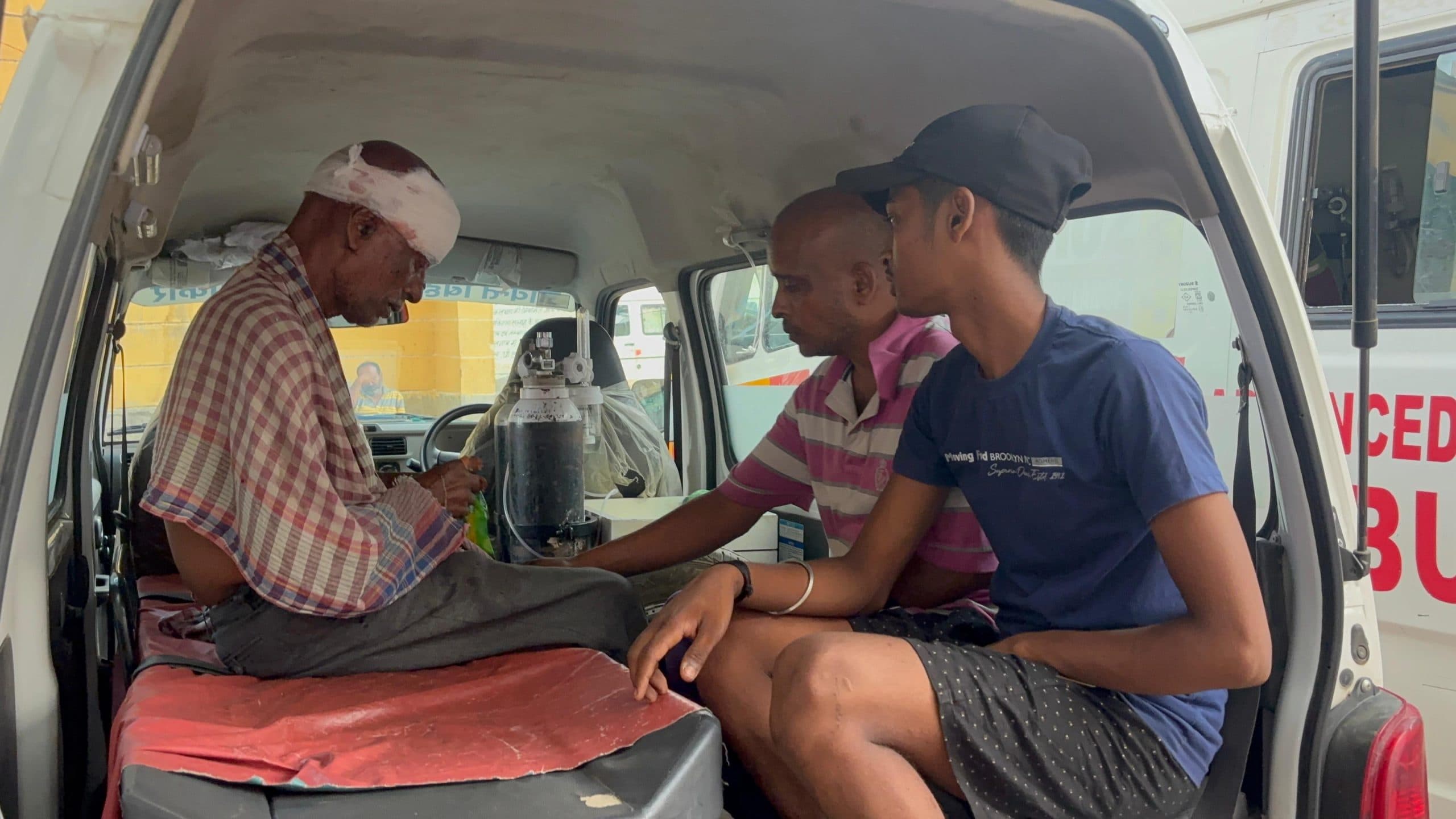 सड़क दुर्घटना में व्यक्ति घायल, रेफर