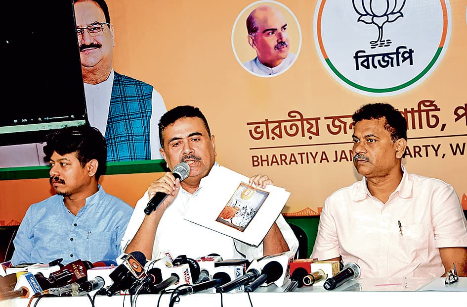 राज्य सरकार की प्रसाद वितरण की प्रक्रिया पर शुभेंदु ने उठाए सवाल