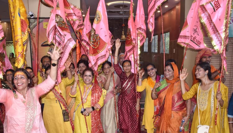 Bokaro News : हारा हूं बाबा पर तुझपे भरोसा है, जीतूंगा एक दिन मेरा दिल ये कहता है...