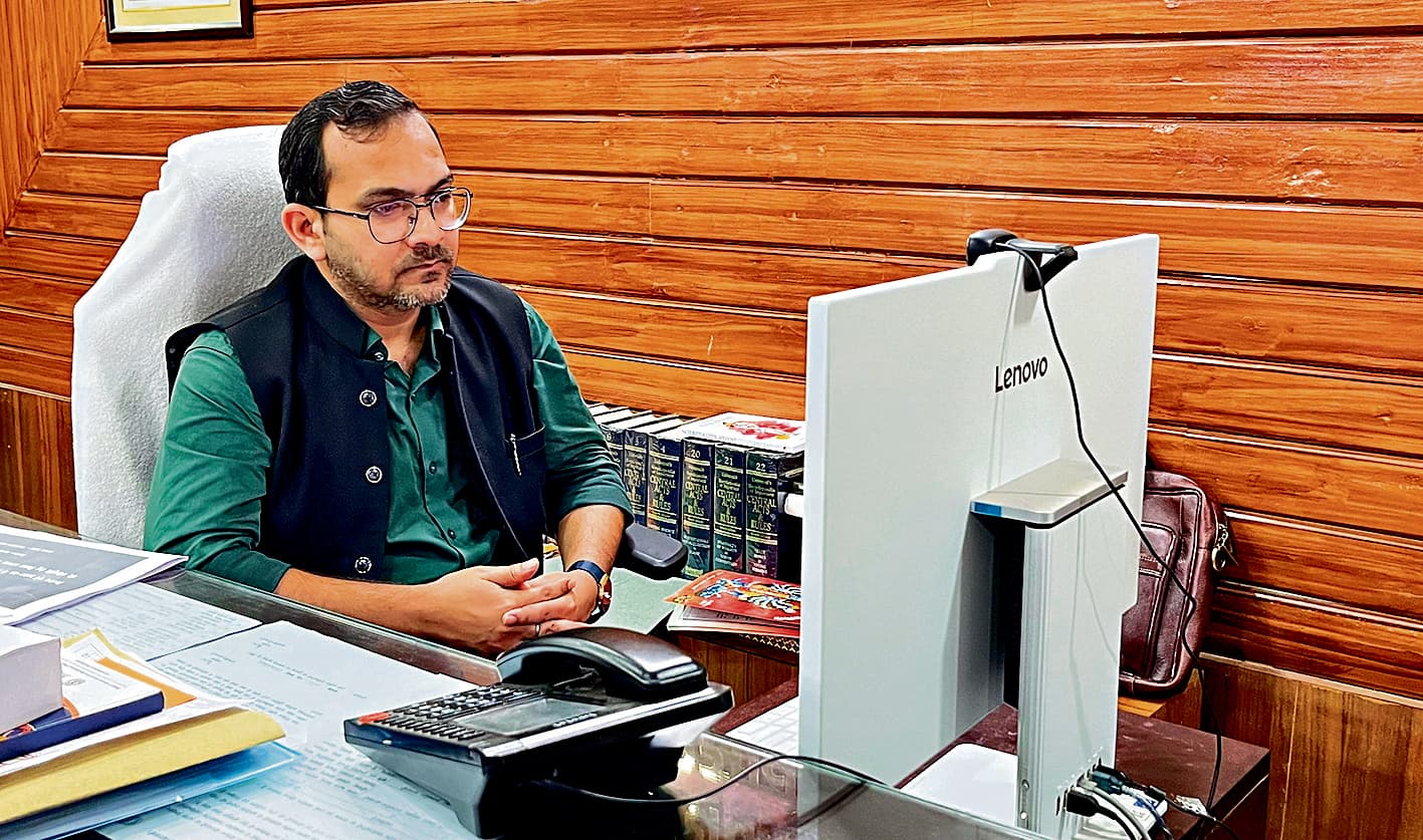 Seraikela Kharsawan News : डीसी ने की आपदा प्रबंधन समिति की बैठक