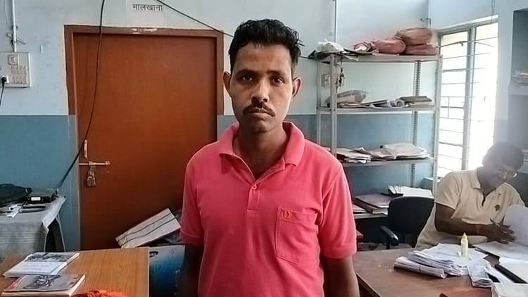 छेड़खानी के प्रयास में गिरफ्तार अभियुक्त को कोर्ट में किया पेश