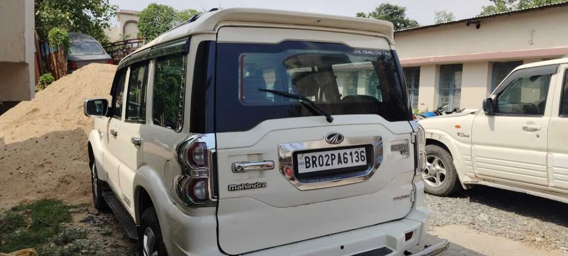 फर्जी नंबर की स्कॉर्पियो के साथ एक गिरफ्तार, फर्जीवाड़े का हुआ खुलासा