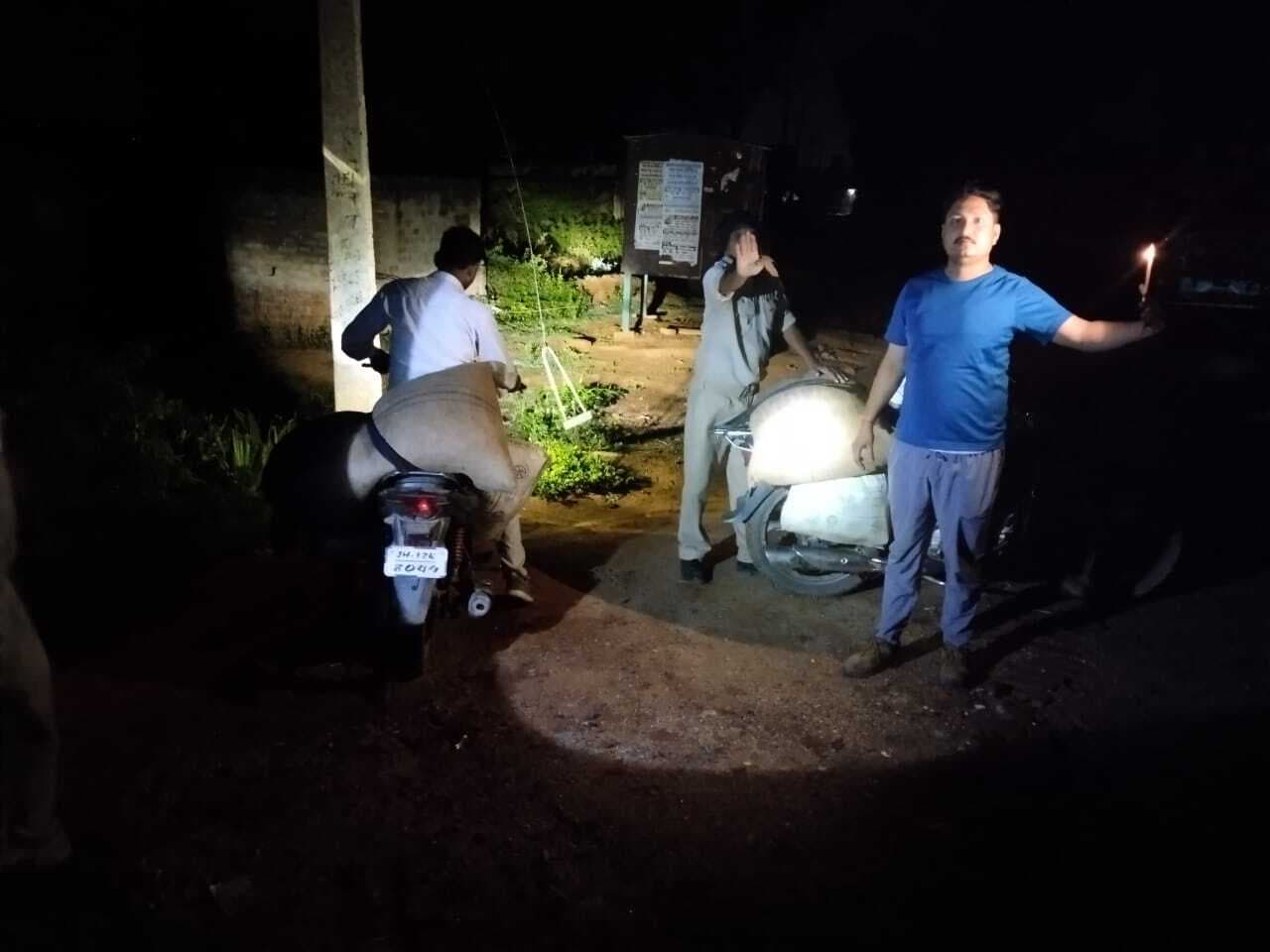 फुलवरिया डैम के पास से 378 लीटर शराब के साथ दो बाइकें जब्त