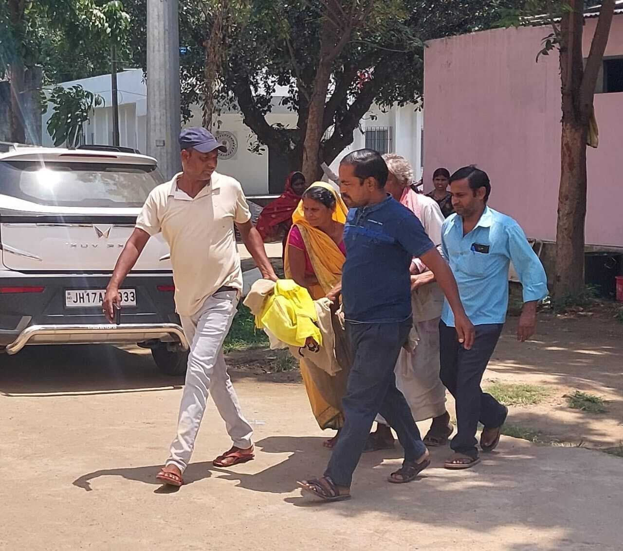 सो रही महिला पर चाकू से हमला, गंभीर हालत में अस्पताल में भर्ती