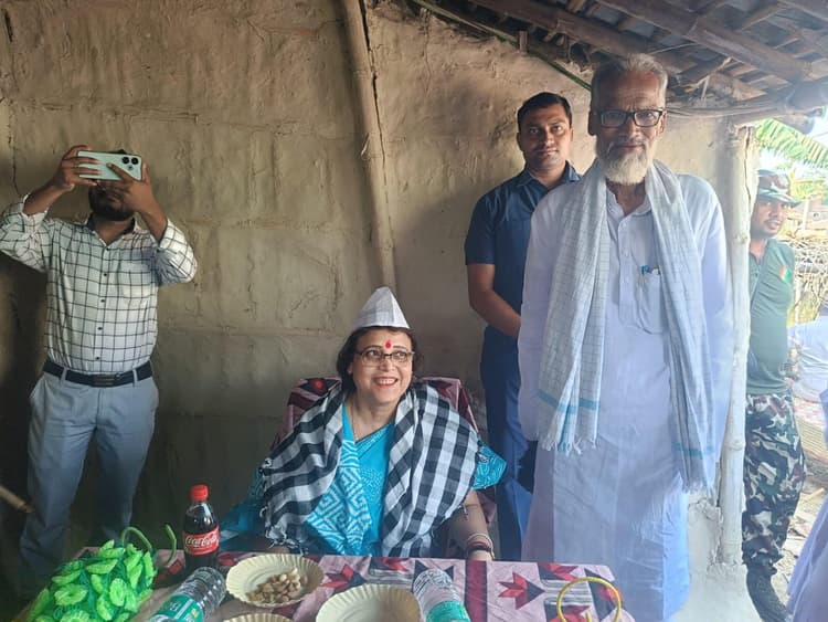 Madhubani News : परिवहन मंत्री ने मधेपुर में मुस्लिम समुदाय के लोगों को पर्व की दी बधाई