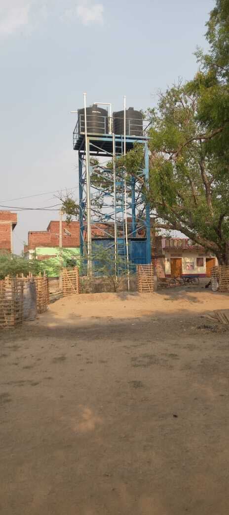 सरैया गांव के वार्ड चार व पांच के लोग पेयजल के लिए परेशान