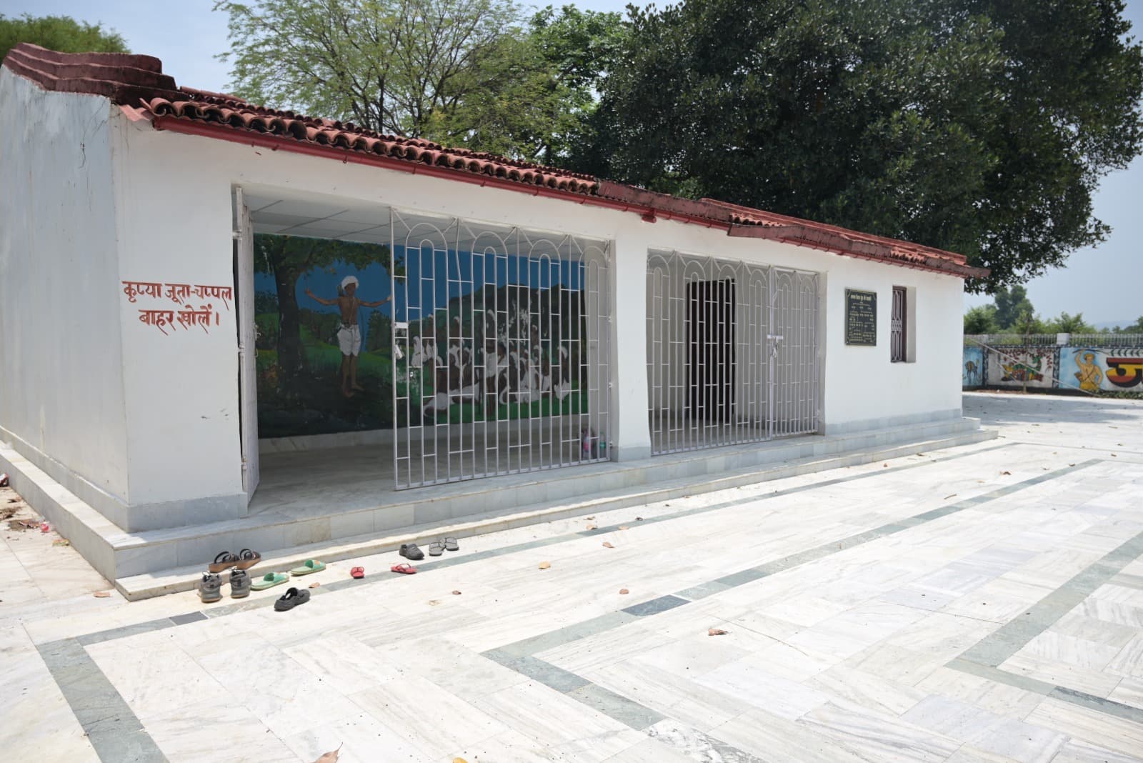 ranchi news : झारखंड में धरती आबा से जुड़े पावन स्थलों की देखभाल और संवारने में जुटे हैं लोग