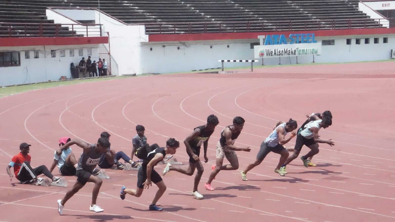 East singhbhum district athletics championship : सब जूनियर स्टेट एथलेटिक्स चैंपियनशिप में जिले के 16 खिलाड़ी लेंगे भाग