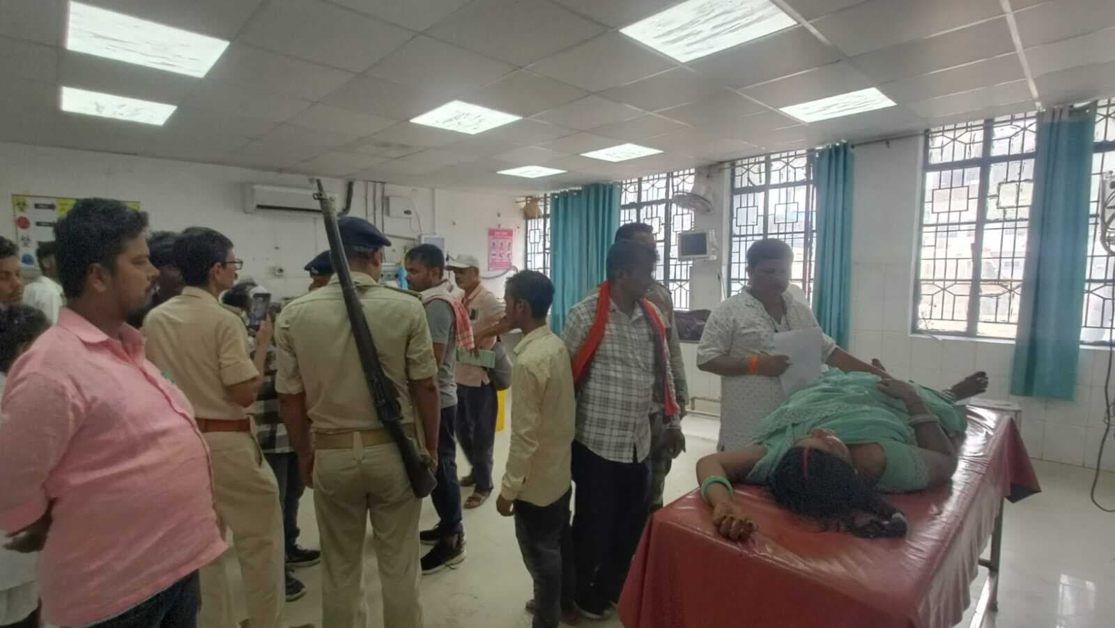 बोलेरो के धक्के से ऑटो सवार पति की मौत, पत्नी गंभीर, बच्चे सहित पांच जख्मी