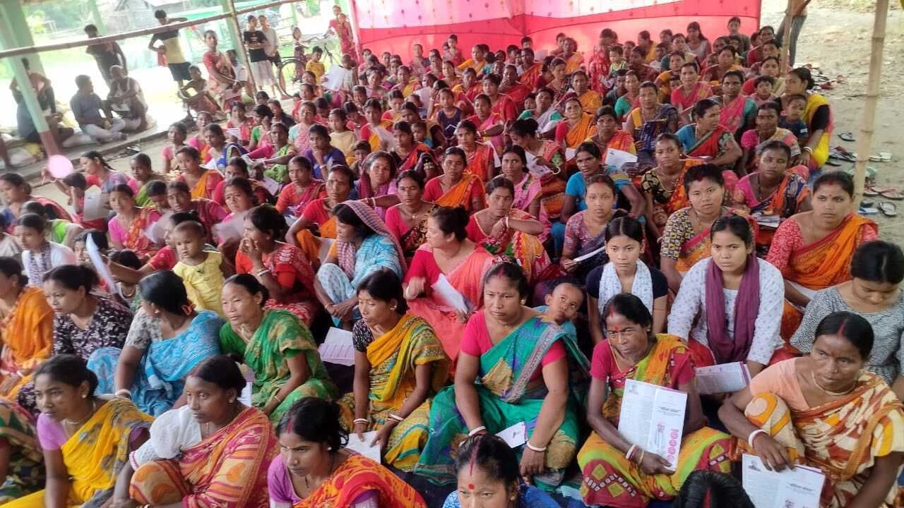 महिला संवाद में गूंजा बदलाव की आवाज़: योजनाओं से सशक्त हो रही किशनगंज की महिलाएं