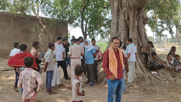 कुएं में फेंका मांस का टुकड़ा, दुर्गंध आने पर हड़कंप