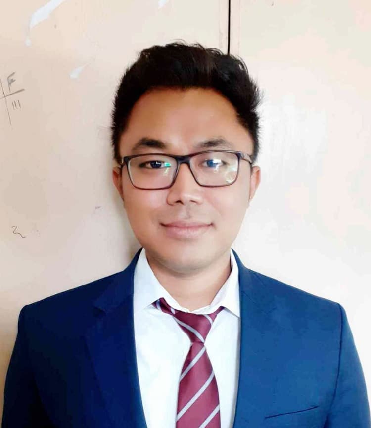 Bhubaneswar News: ओडिशा में रिश्वत लेते रंगे हाथ पकड़े गए युवा आइएएस अधिकारी को जेल भेजा गया