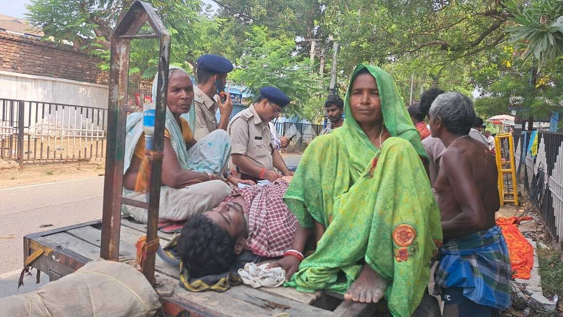 स्नान कर रहे साथियों को बचाने के दौरान गंगा में डूबने से युवक की मौत