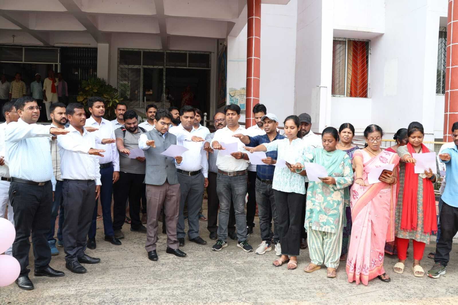 Bottom News : पदाधिकारी-कर्मियों ने ली दुमका को नशामुक्त बनाने की शपथ