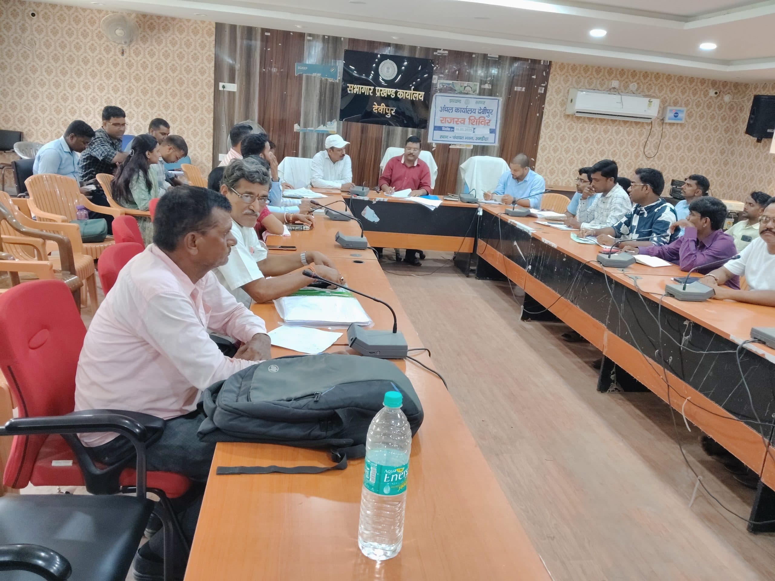 लंबित आवास योजनाओं को अविलंब पूर्ण करें : बीडीओ