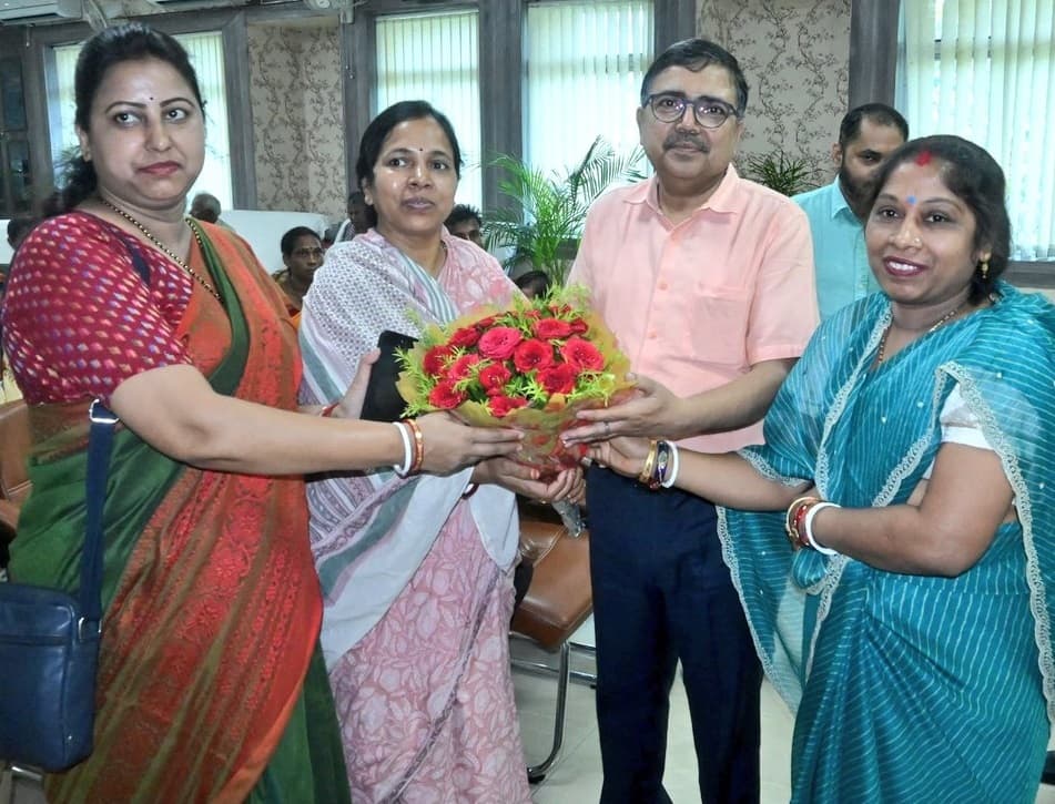 Bokaro News : महिला प्रतिनिधि सशक्त होकर करें काम, दूसरों के लिए बनें प्रेरणा : डीसी