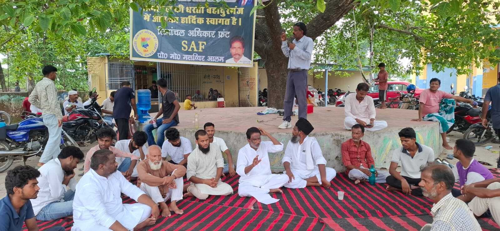 बहादुरगंज-टेढ़ागाछ मुख्य सड़क की मरम्मत की मांग